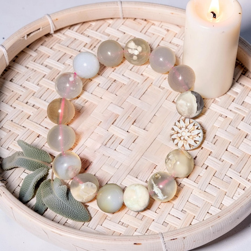 12mm Beautiful Flower Agate Bracelet 💕